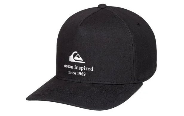 Black brested snapback cap by Quicksilver