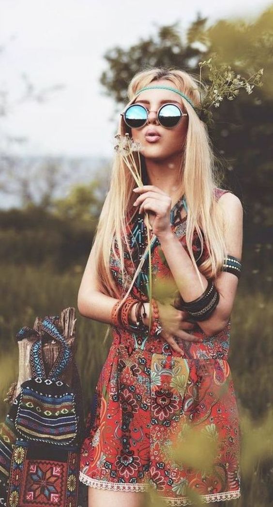 Round sunglasses for women with a bohemian style