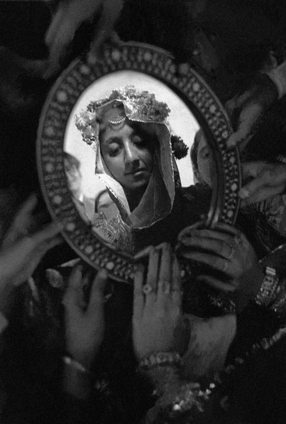 Ceremony photo taken by Frank Horvat