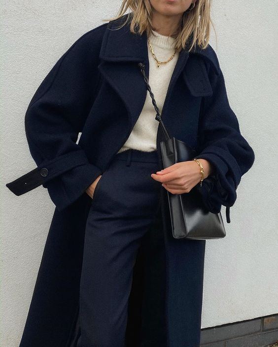 Navy blue look for women