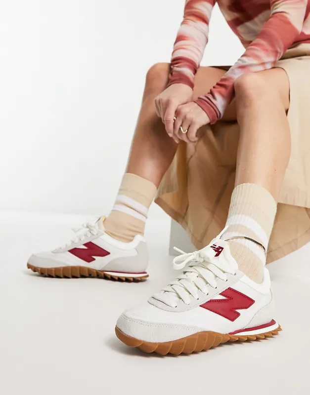 new balance rc30 baskets blanc et rouge Modalova