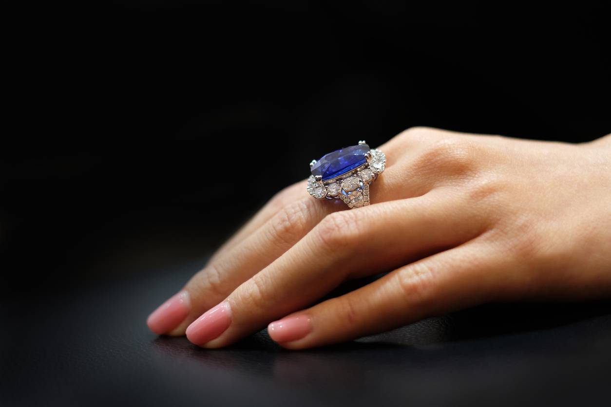 sapphire ring 