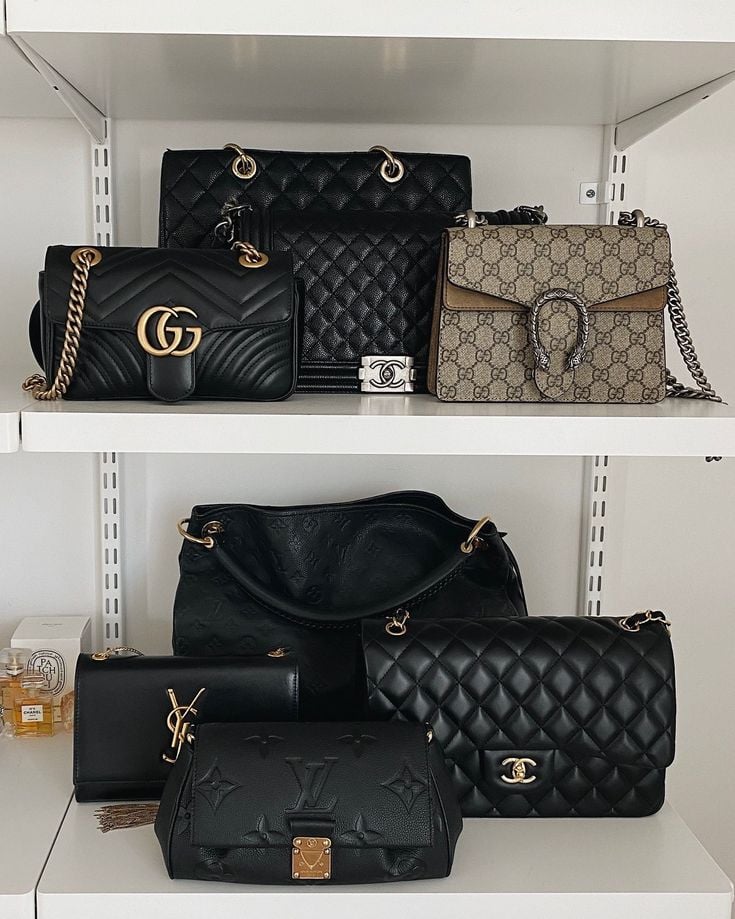 The new codes of luxury: why second-hand is the future 3 The digital revolution of resale The new codes of luxury why second hand is the future Modalova