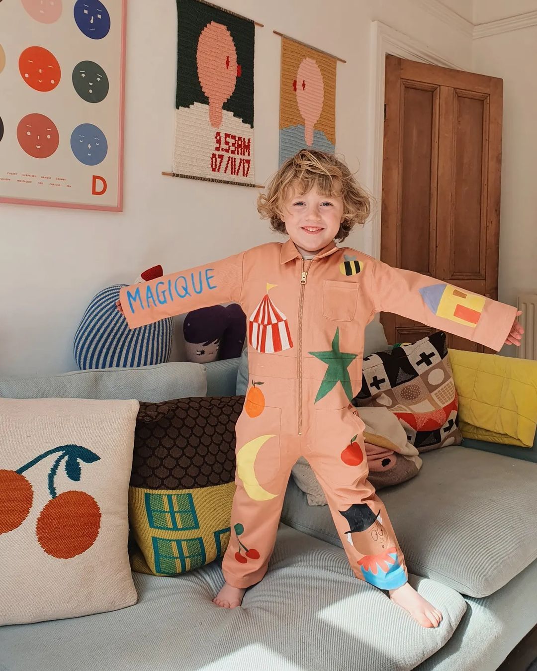 Oversized, raw materials, earth palette: the keys to children's style 2025 8 kids look rentree