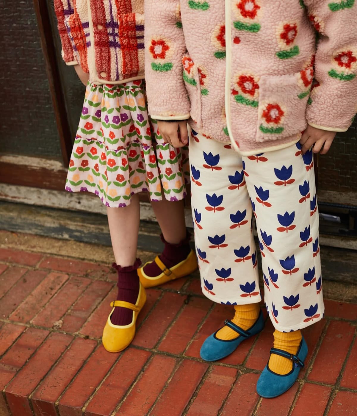 Oversized, raw materials, earth palette: the keys to children's style 2025 10 looks de rentree pour enfants