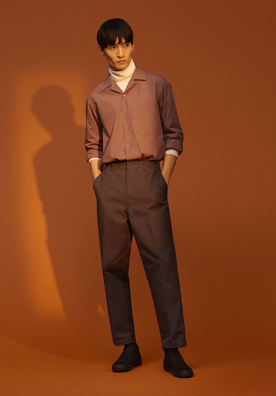 Jeux de couches la chemise en superposition maitrisee Chemises et contrastes 5 looks cles pour la rentree Modalova