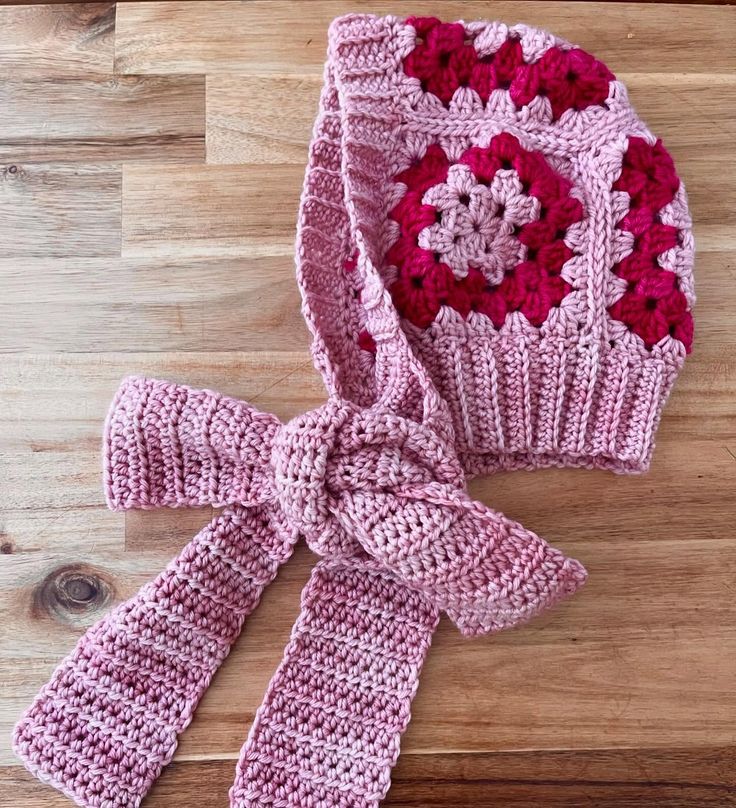 DIY crochet balaclava model with knot