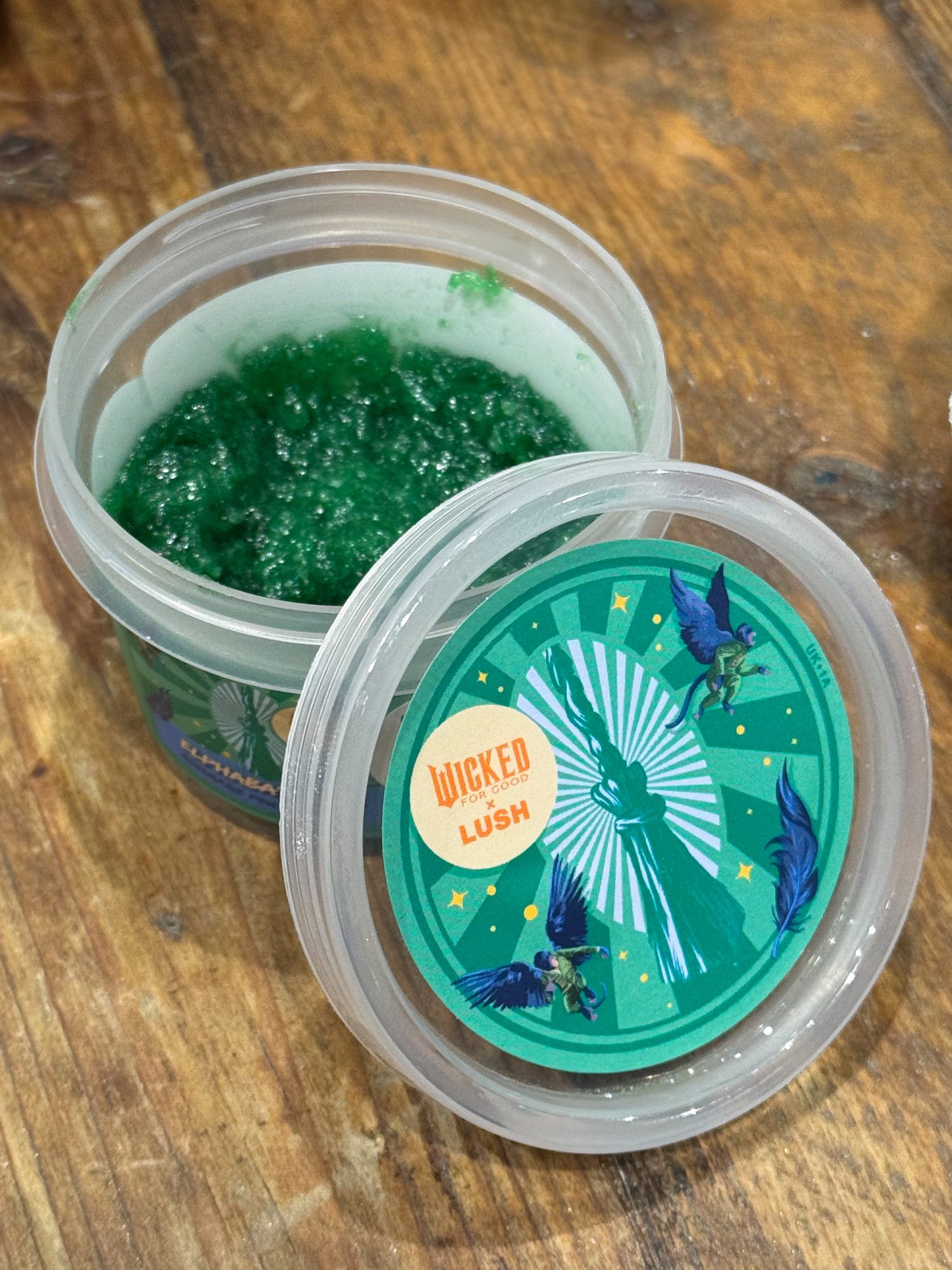 Wicked: For Good x Lush: The Enchanting Collaboration 26 Body scrub Elphaba's Lair Lush x Wicked