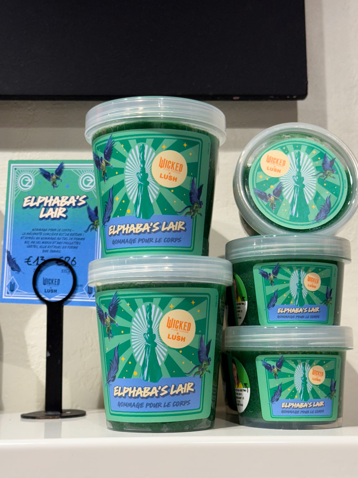 Wicked: For Good x Lush: The Enchanting Collaboration 24 Bodyscrub Elphaba's Lair Lush x Wicked: For Good