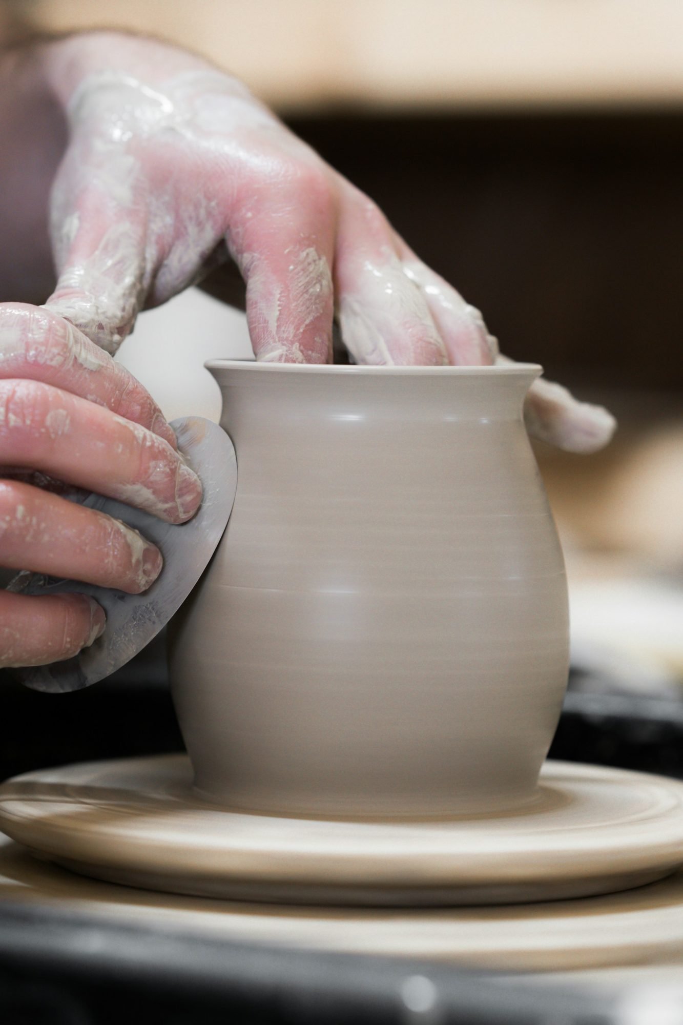How to Embrace the Analog Trend of 2026? 8 Pottery creative leisure analog