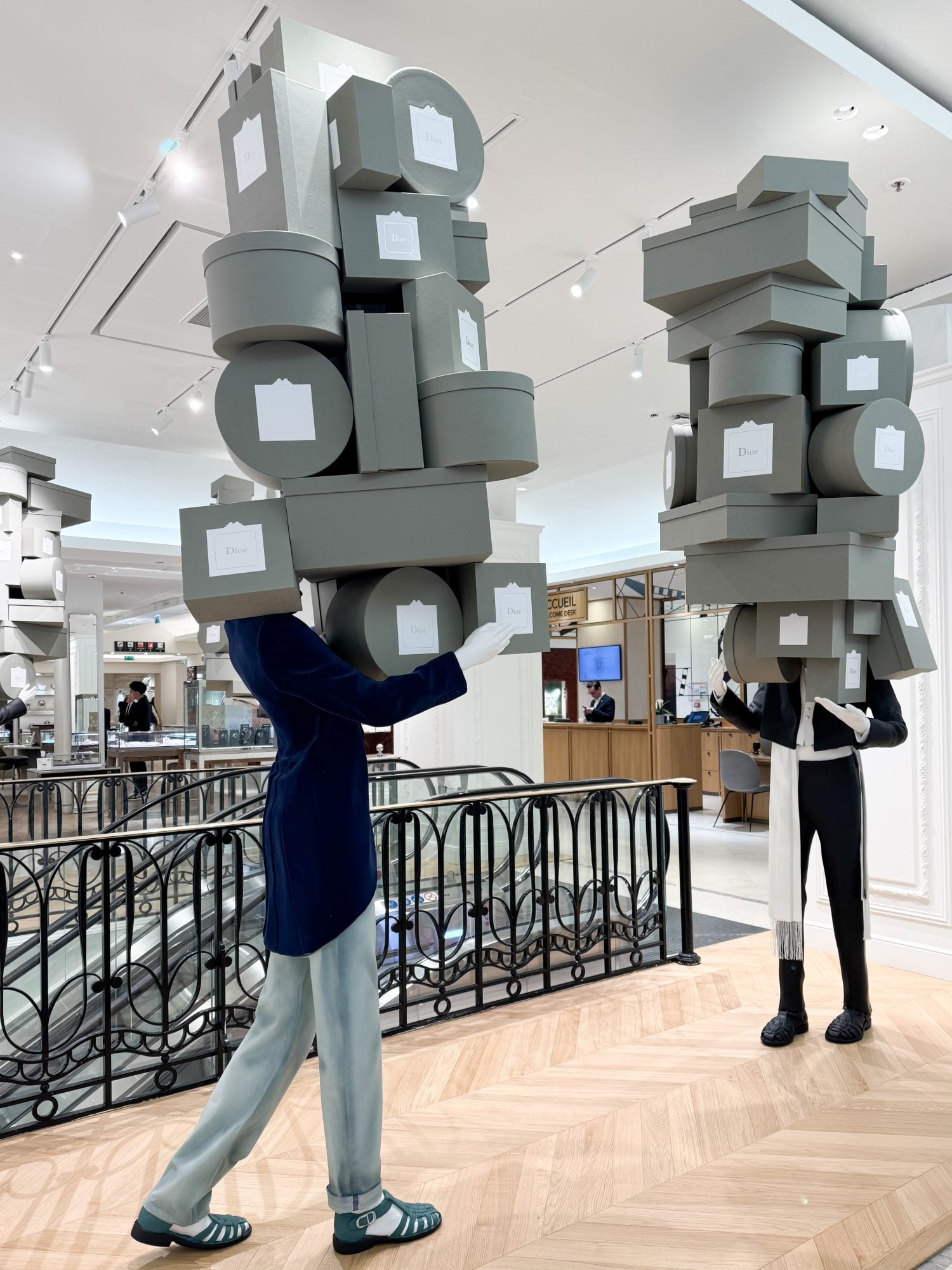 Last days to discover the Dior pop-up at Bon Marché 4 Dior pop-up Jonathan Anderson Summer 2026 Bon Marché photo Pauline PINOT