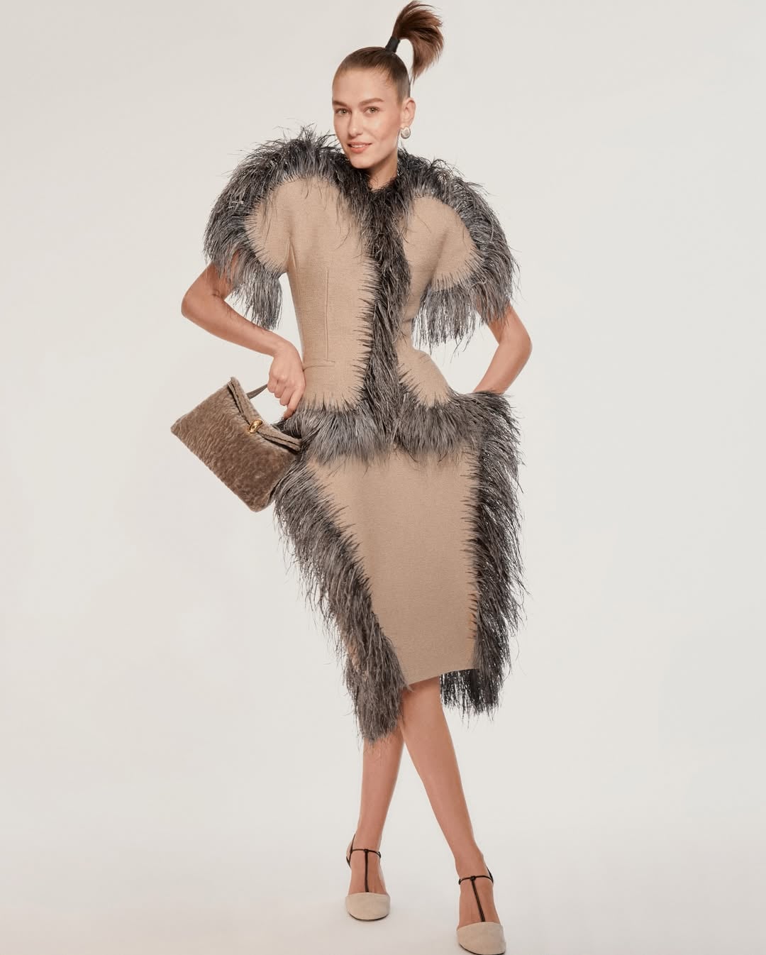 Le Palmier Jacquemus fringe look