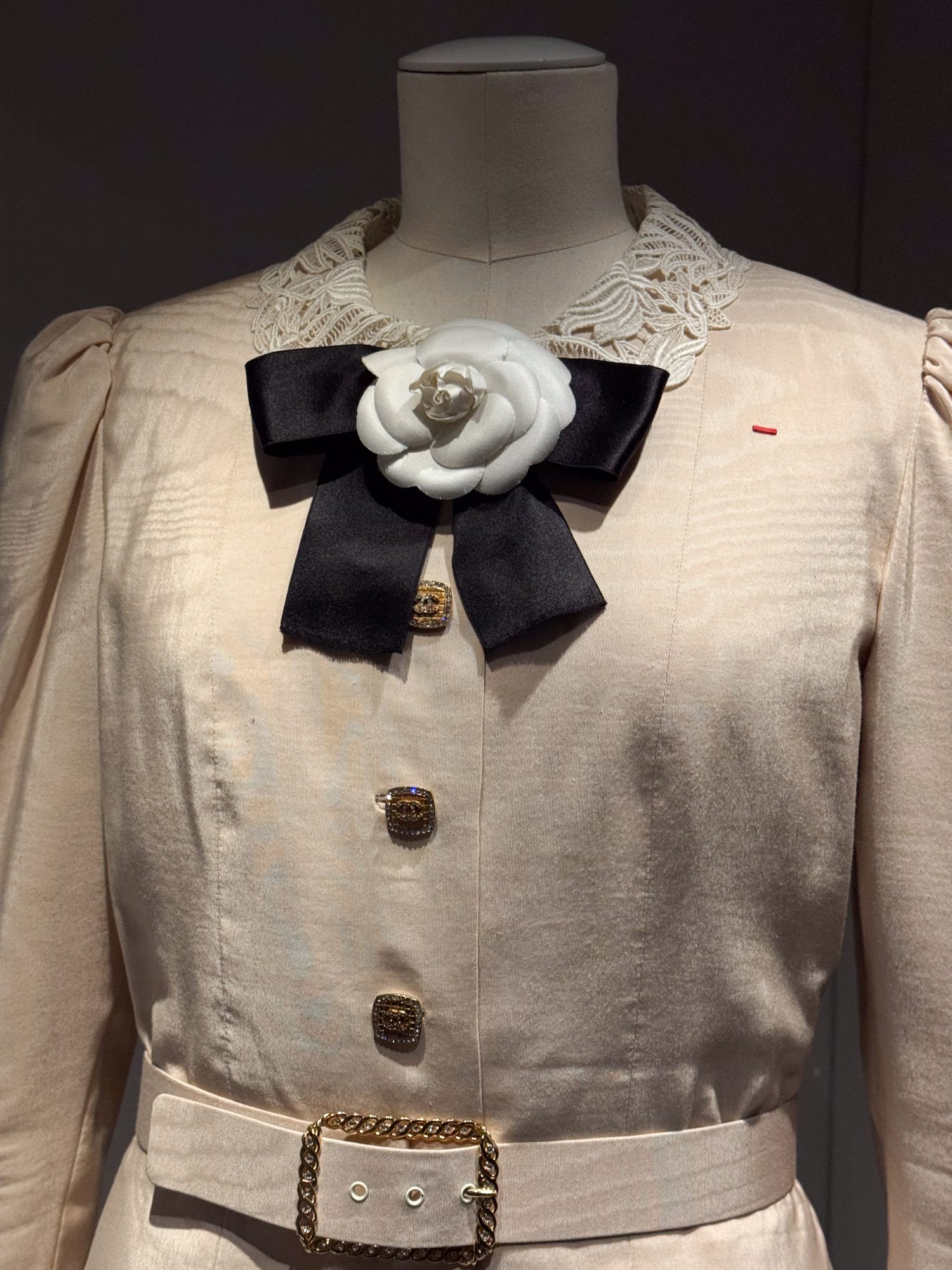 Expo Weave, Embroider, Enhance, Chanel outfit, photo Pauline PINOT