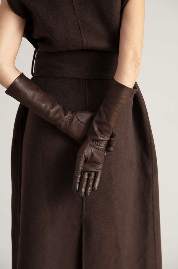 Why Gloves Remain a Classic Wardrobe Staple 3 Des innovations qui facilitent la vie au quotidien Pourquoi les gants restent un classique du vestiaire Modalova