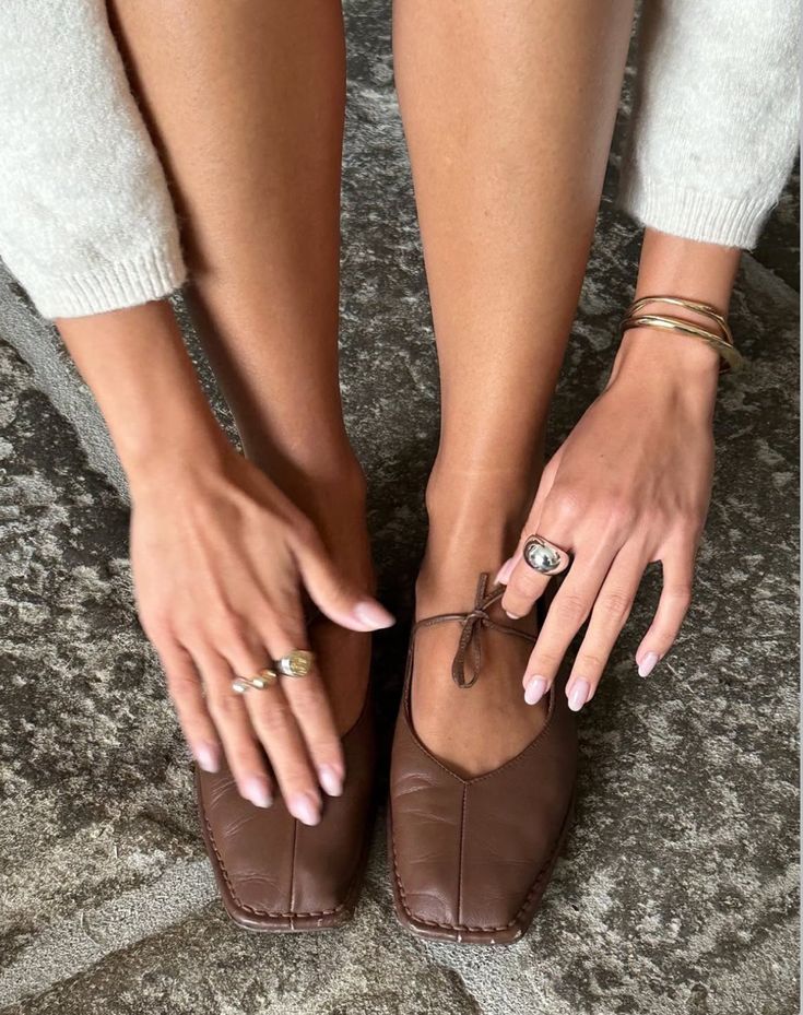 Ballet flats with a small knot