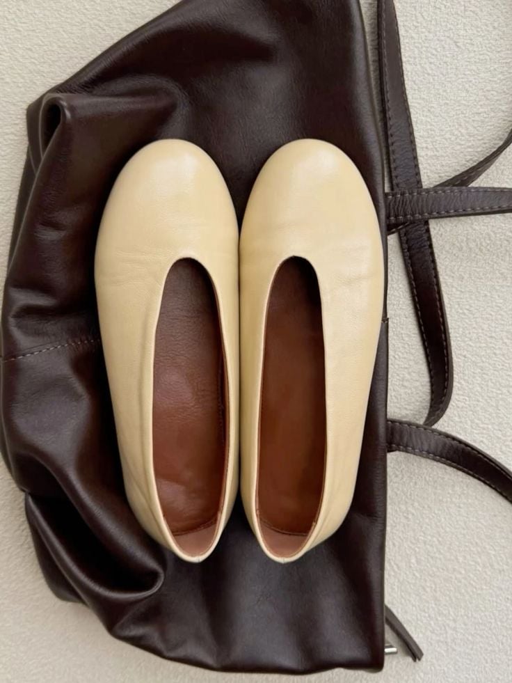 Leather ballet flats