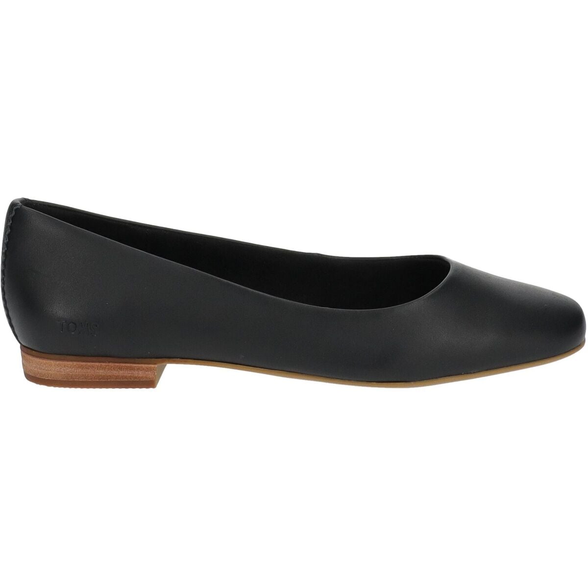 Black low-heeled ballet flats