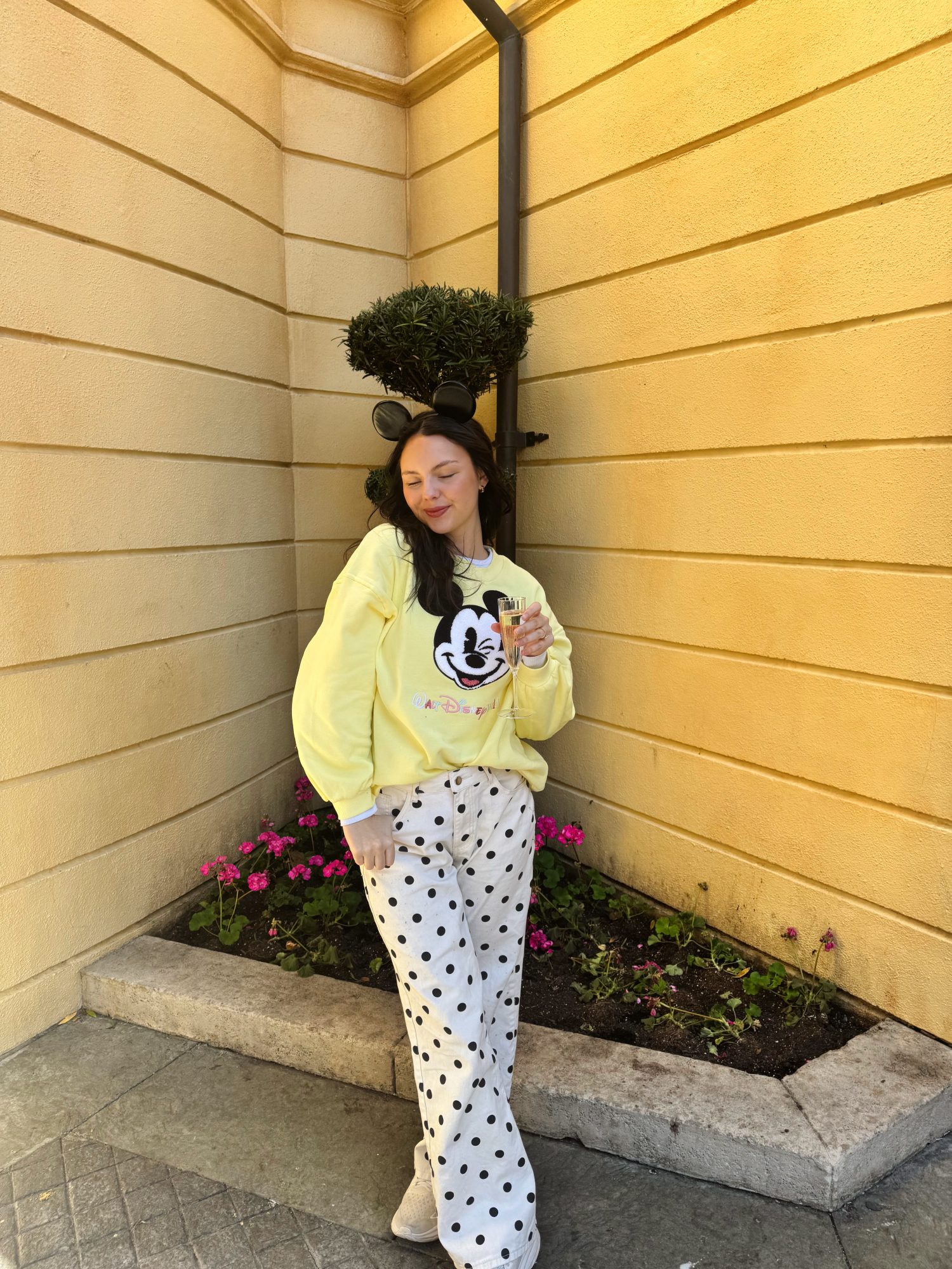 The polka dot print is back like never before! 26 White jeans with dots