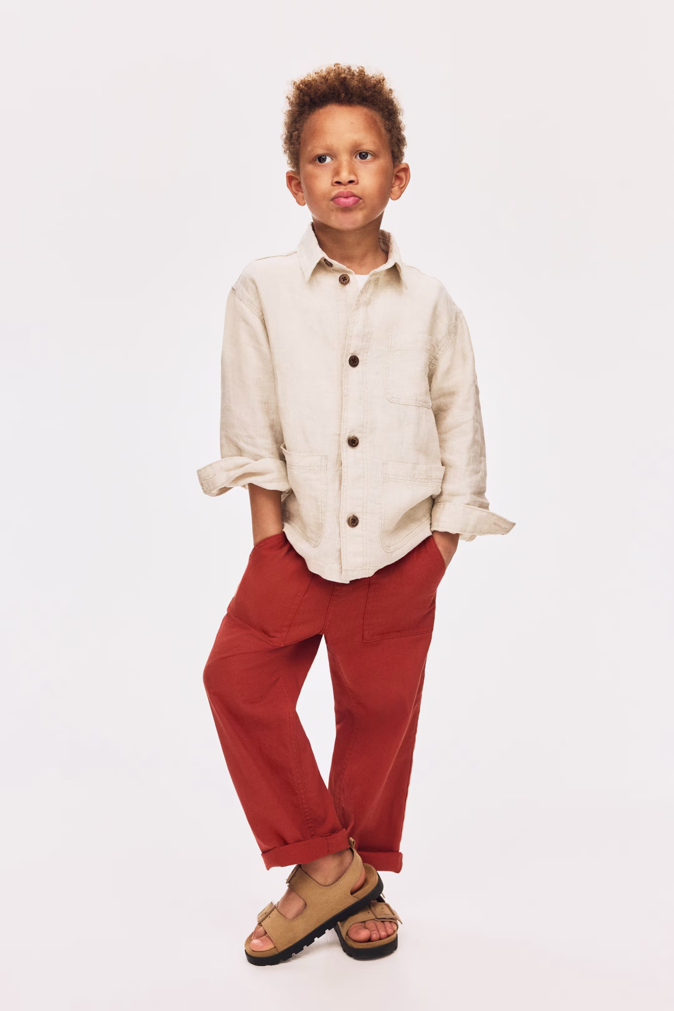 Childrens' Colors Spring 2026: How to Incorporate Sage Green and Terracotta into Kids' Wardrobe 6 pantalon terracota