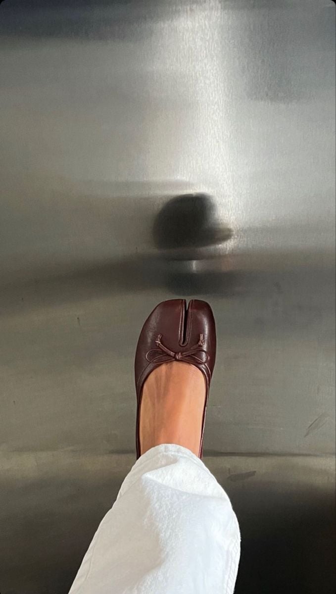 Burgundy Tabi ballet flats