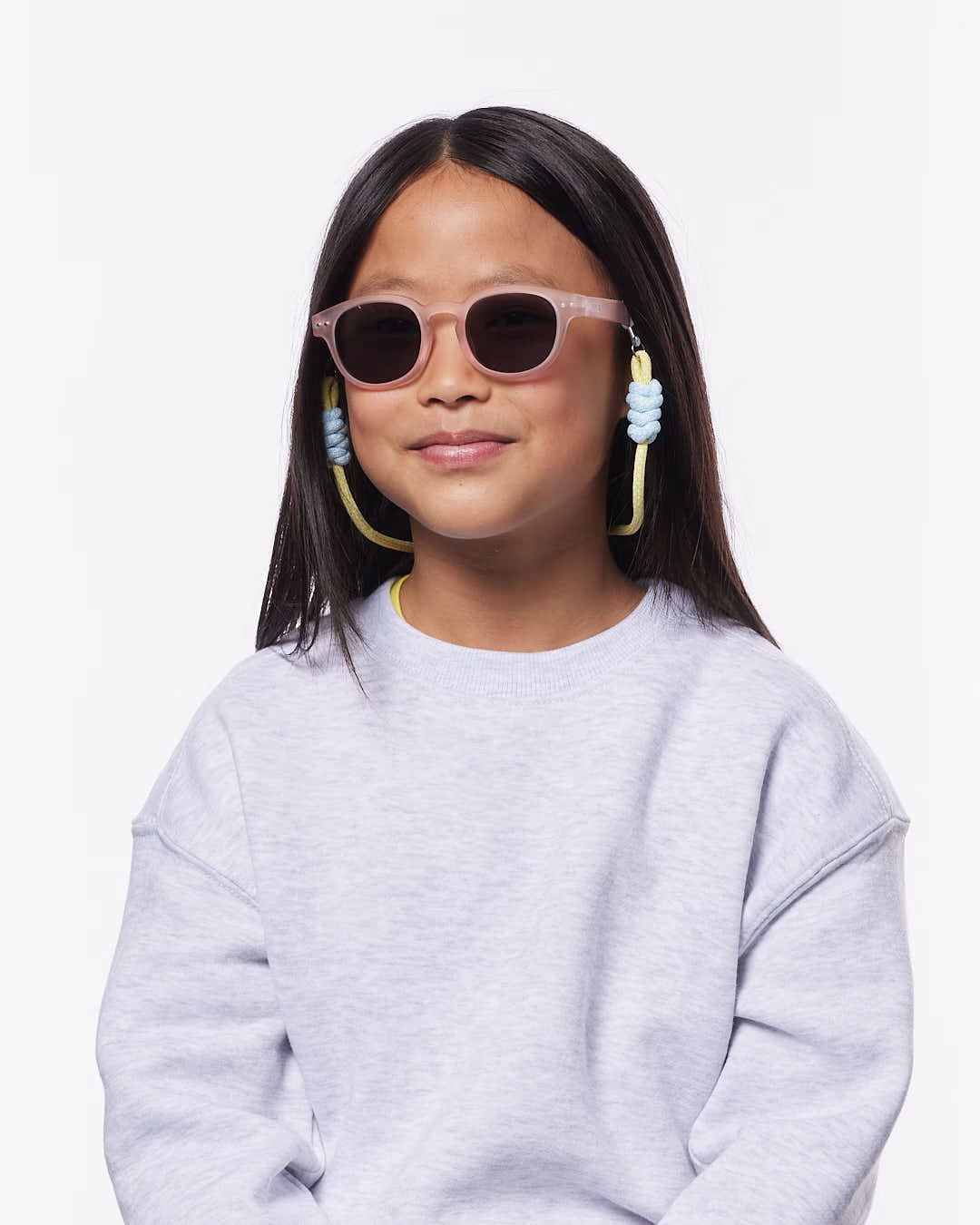 Children's Fashion Accessories: Why Tiny Bags and Mini Glasses Are Dominating the 2026 Trend? 5 izipizi lunettes