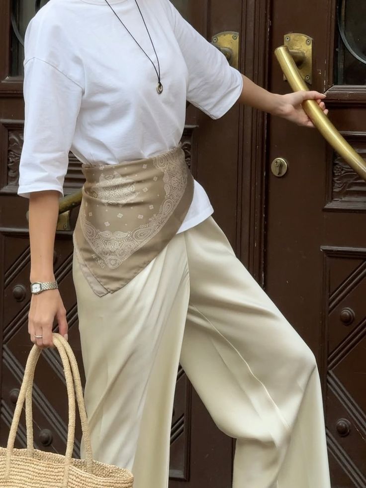 Outfit with scarf at the waist