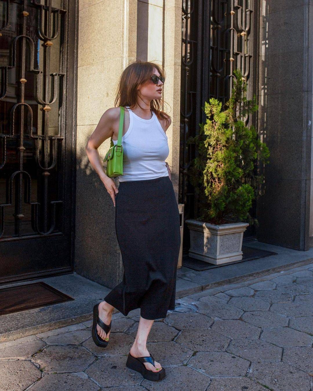 Black wedge flip-flops look