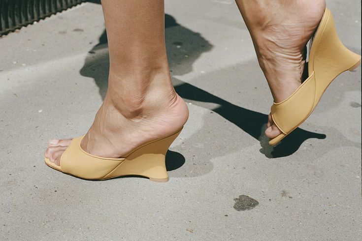Wedge mules