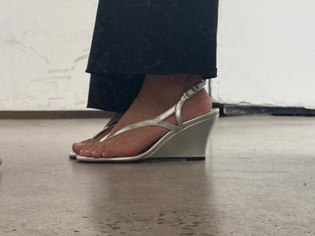 Casual look wedges shoes
