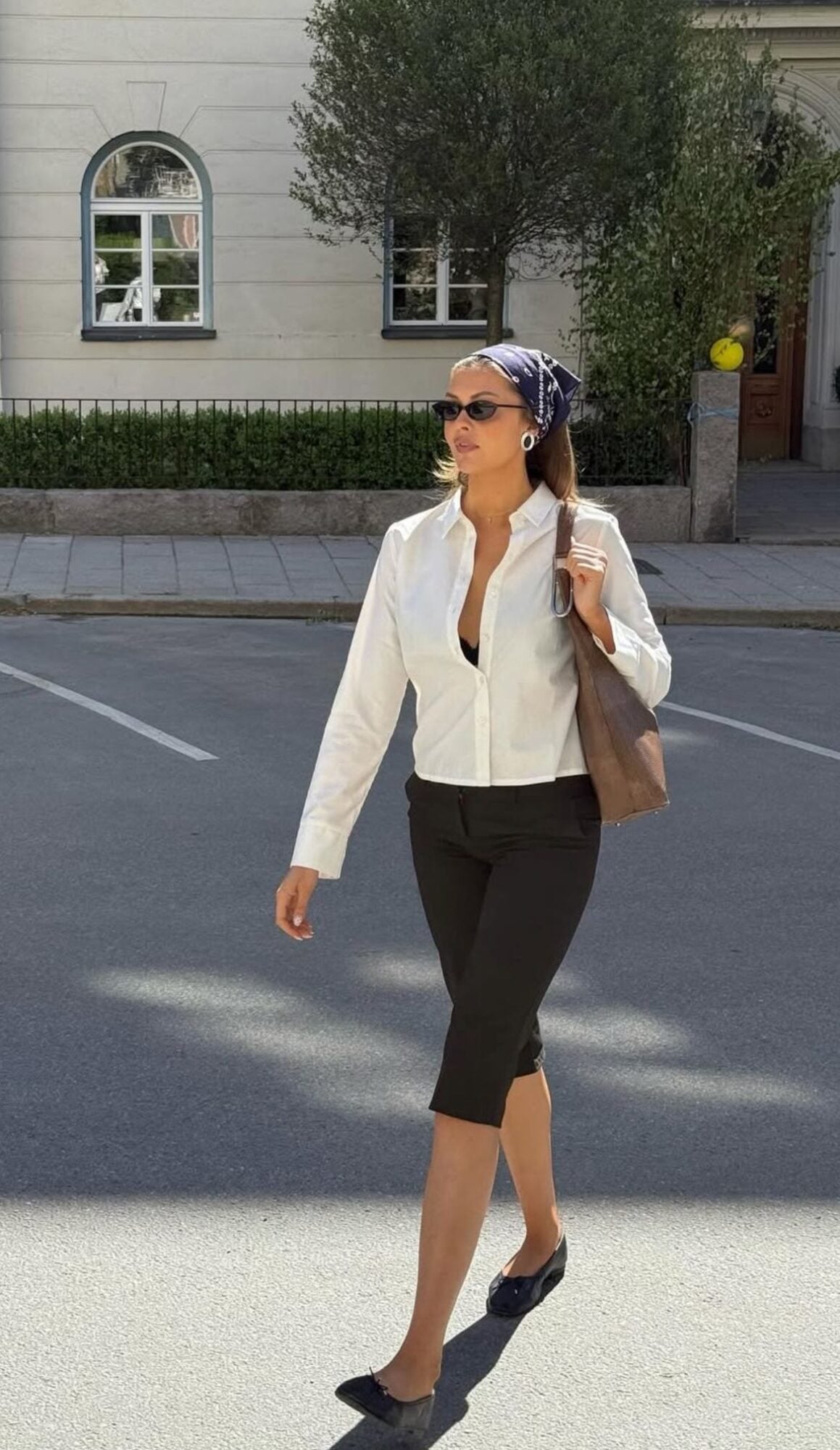 The Elegant Return of Capri Pants 26 Women's capri outfit