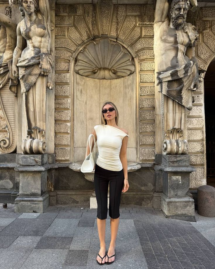 The Elegant Return of Capri Pants 16 Spring summer 2026 outfit capri pants