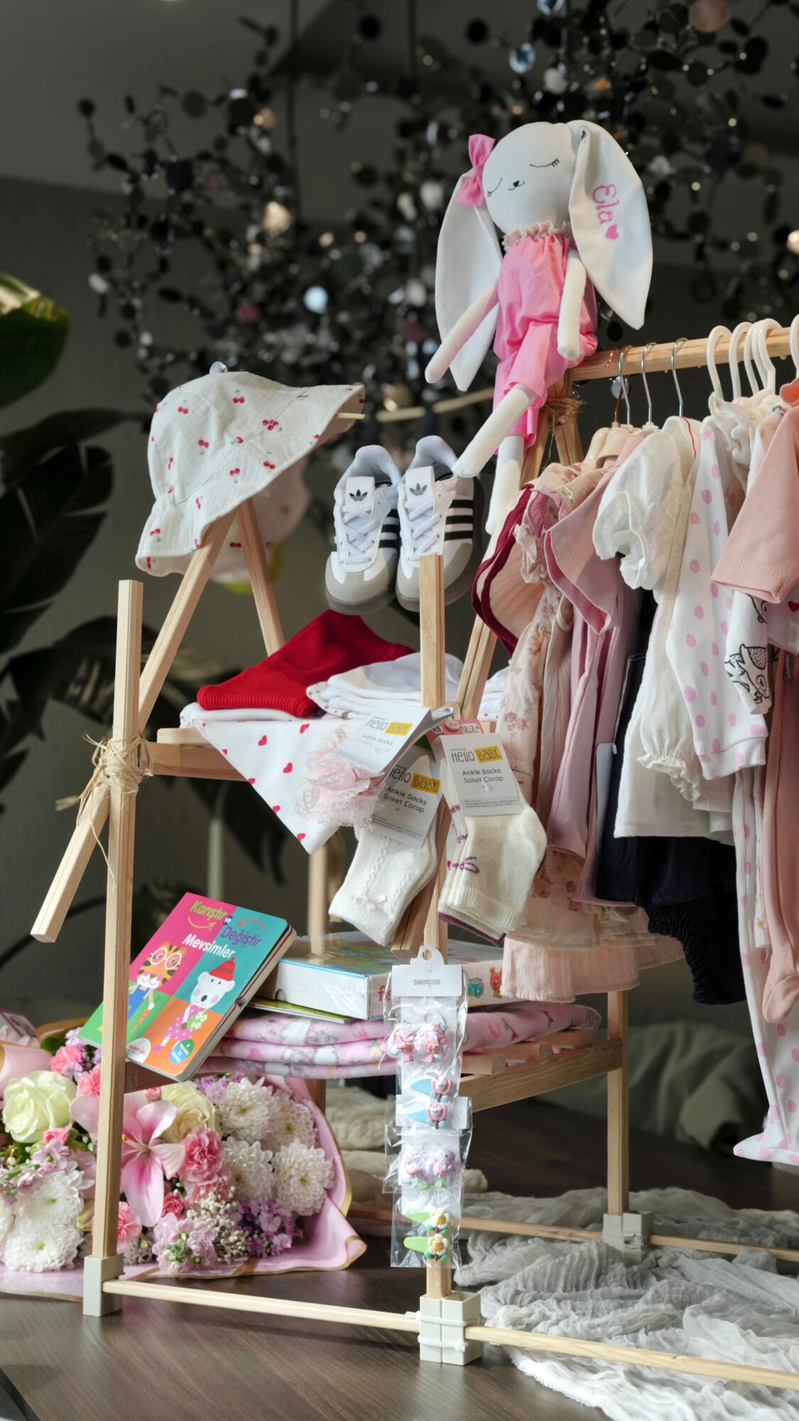 Choosing the Baby's First Wardrobe 3 Composer un vestiaire pratique et harmonieux Bien choisir le premier vestiaire de bebe Modalova