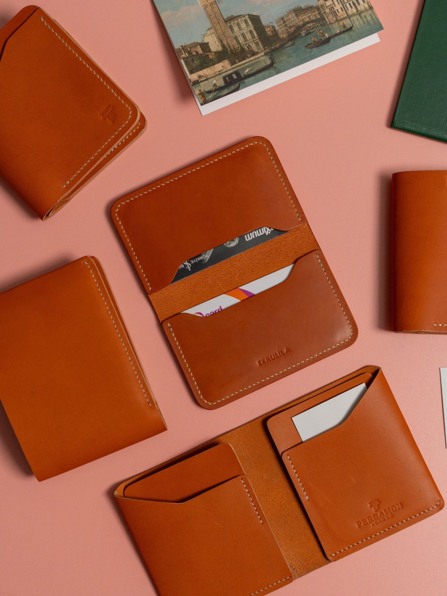 Le vintage comme option singuliere Quand les grandes maisons reinventent la carte cadeau Modalova
