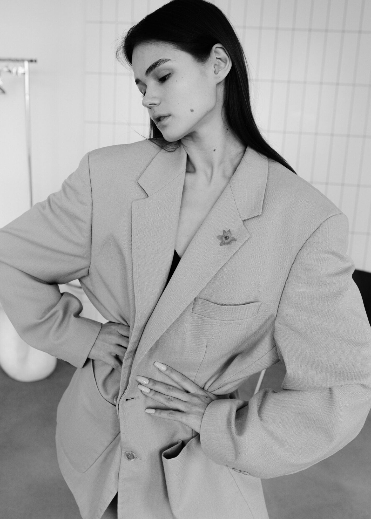 This winter, the women's blazer changes proportions 2 Des epaules affirmees aux volumes oversize 1 Cet hiver le blazer pour femme change de proportions Modalova