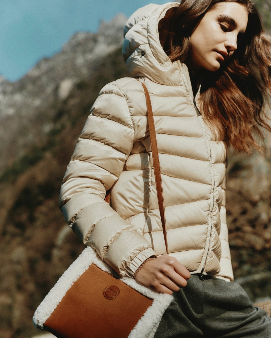 Winter Puffer Jackets for Women: What Silhouette This Season? 2 Lisolation une affaire de precision Doudoune hiver femme quelle silhouette cette saison Modalova