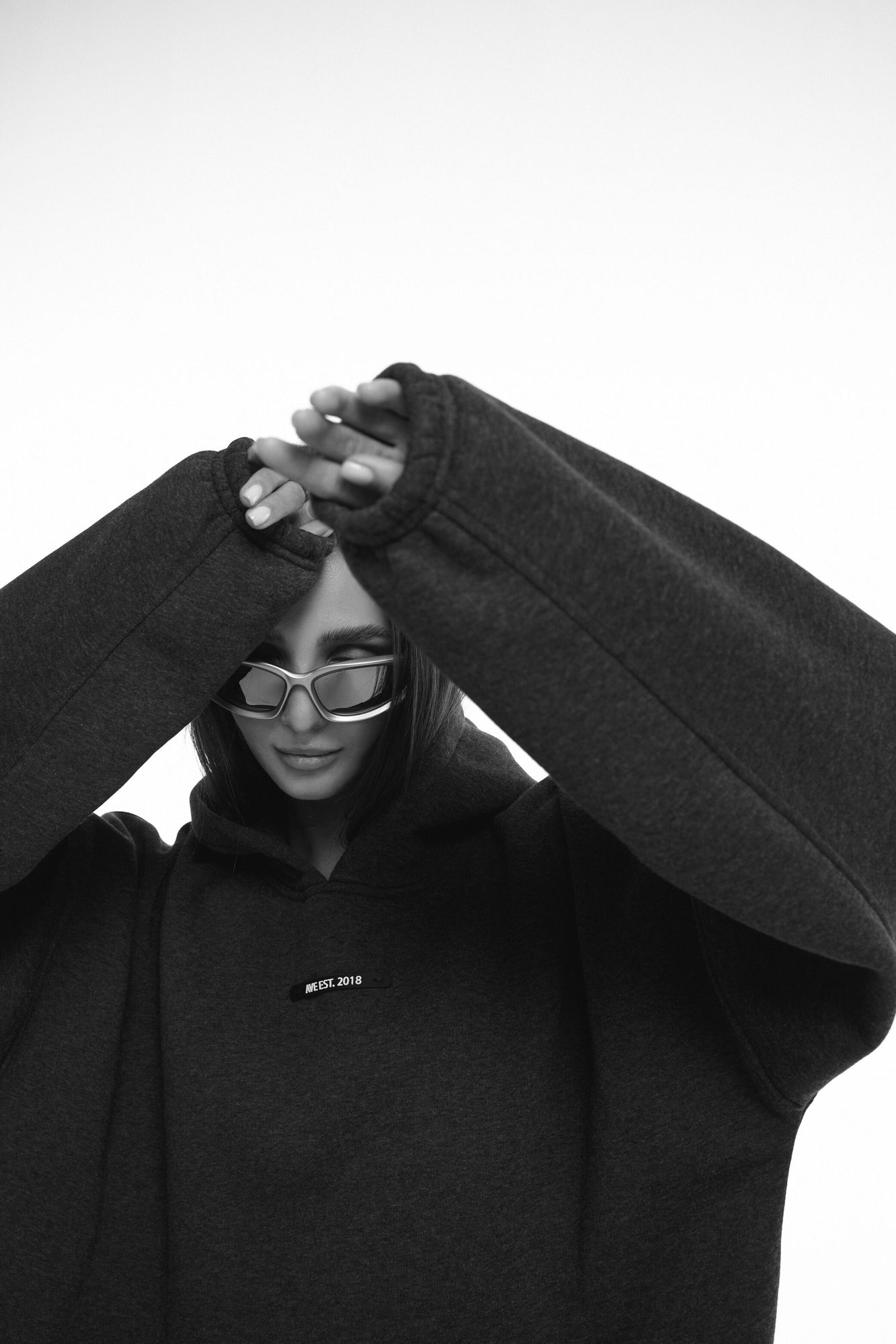 How to create a Y2K capsule wardrobe 5 Embrace the oversized hoodie How to create a Y2K capsule wardrobe Modalova